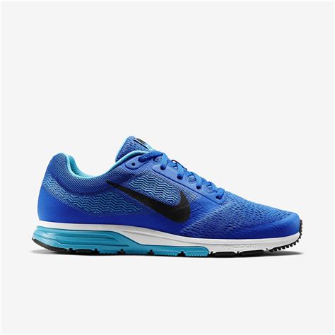 men's nike blue sneakers.